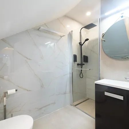 Luxury Jacuzzi Apartment